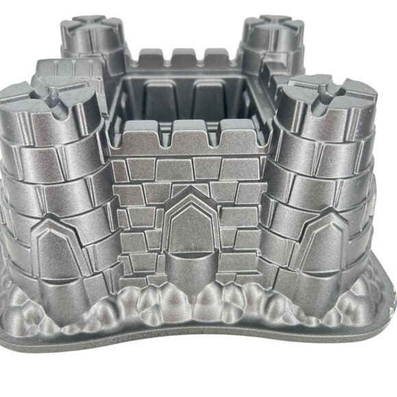 Nordic Ware Castle Bundt Cake Pan 10-Cup Made In USA - Picture 2 of 11